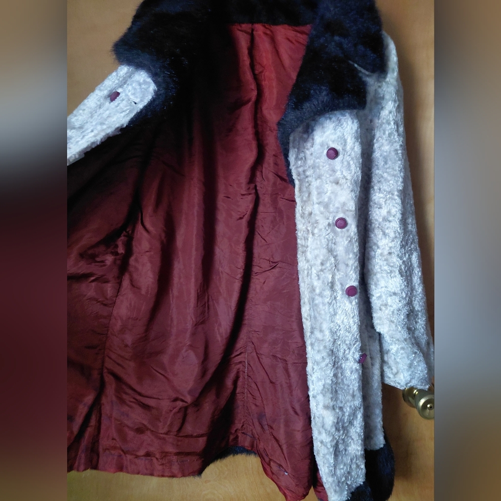 Lillian Ann  Vintage Elegant Gray and Black Women's Coat - Picture 6 of 11